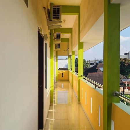 Teratai Residence Mitra Reddoorz Medan Exterior photo