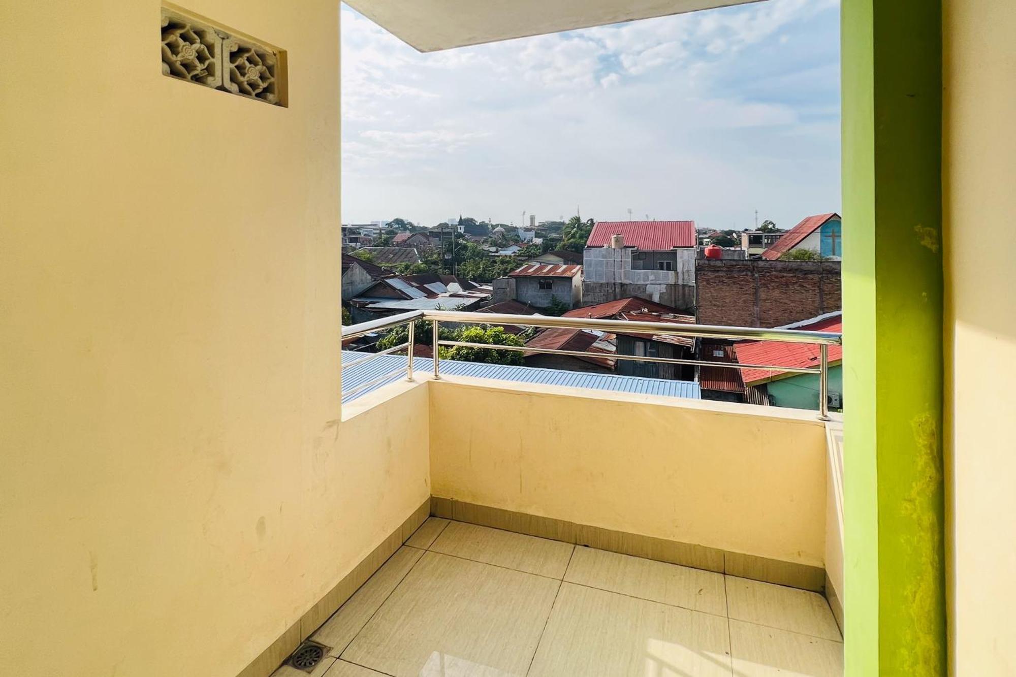 Teratai Residence Mitra Reddoorz Medan Exterior photo